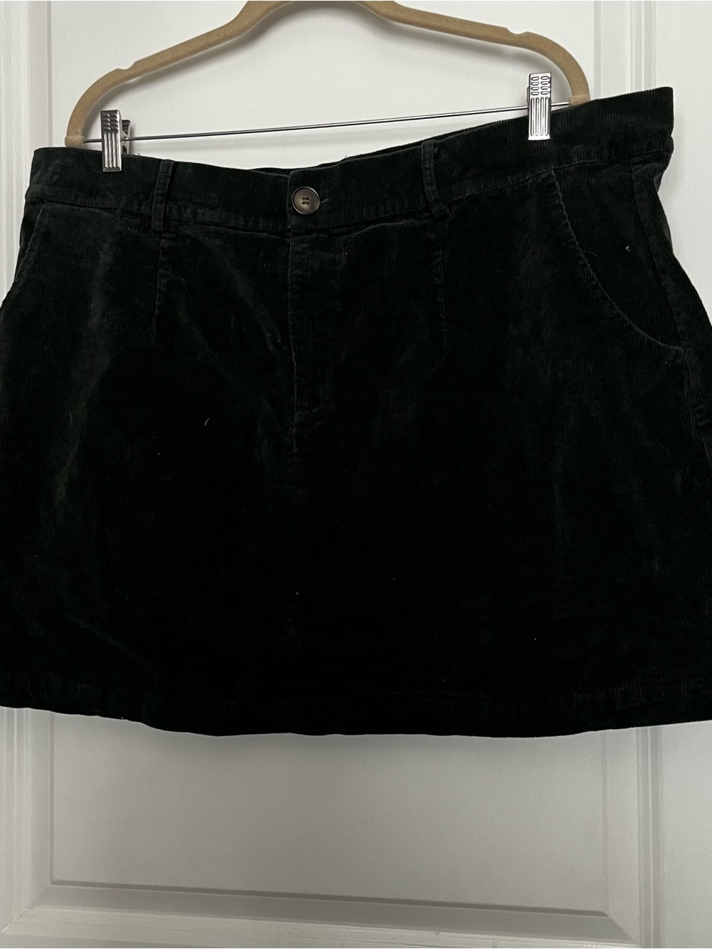 ARULA Black Corduroy Mini Skirt with Side Pockets